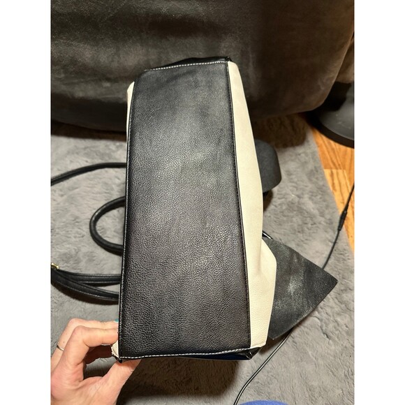 Betsey Johnson Bow Purse - Picture 4 of 6